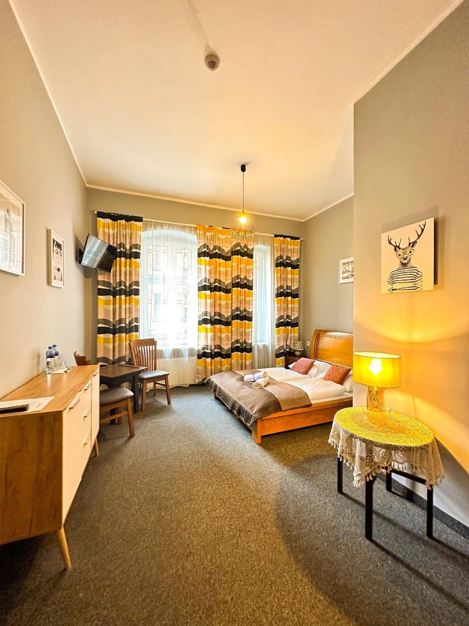 Guest house Expolis - Center - 24h #betterthanyourex Poznan