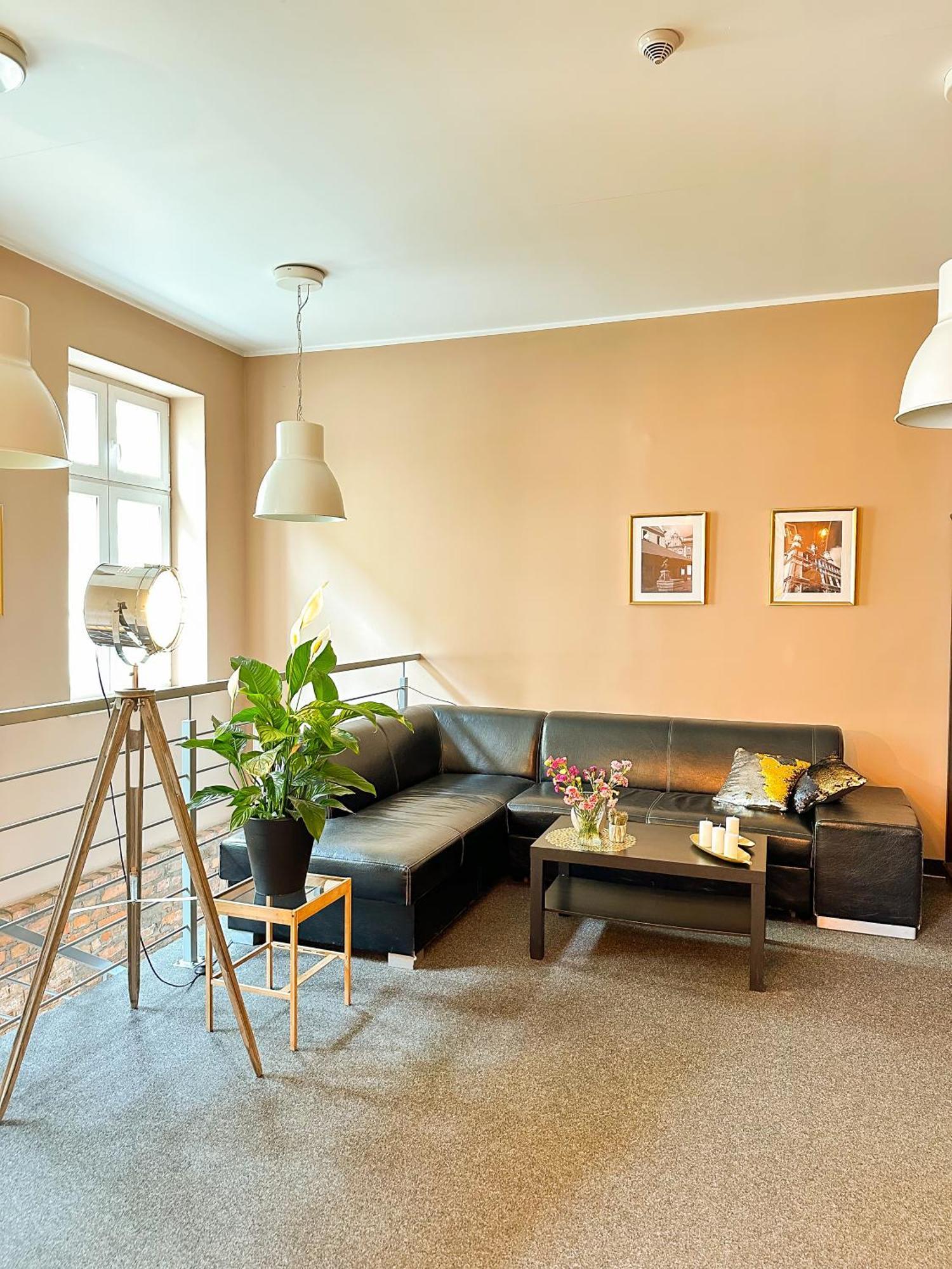 Expolis - Center - 24h #betterthanyourex Guest house