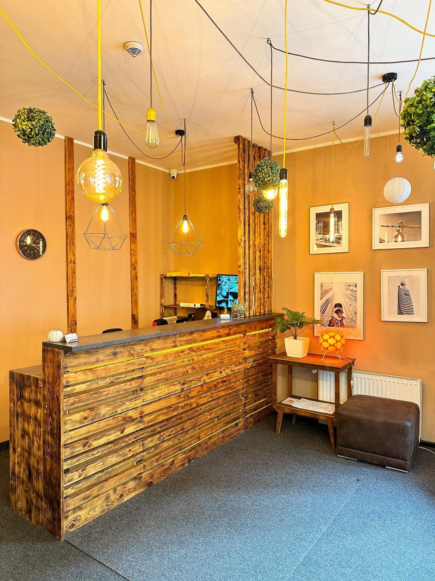 Expolis - Center - 24h #betterthanyourex Guest house