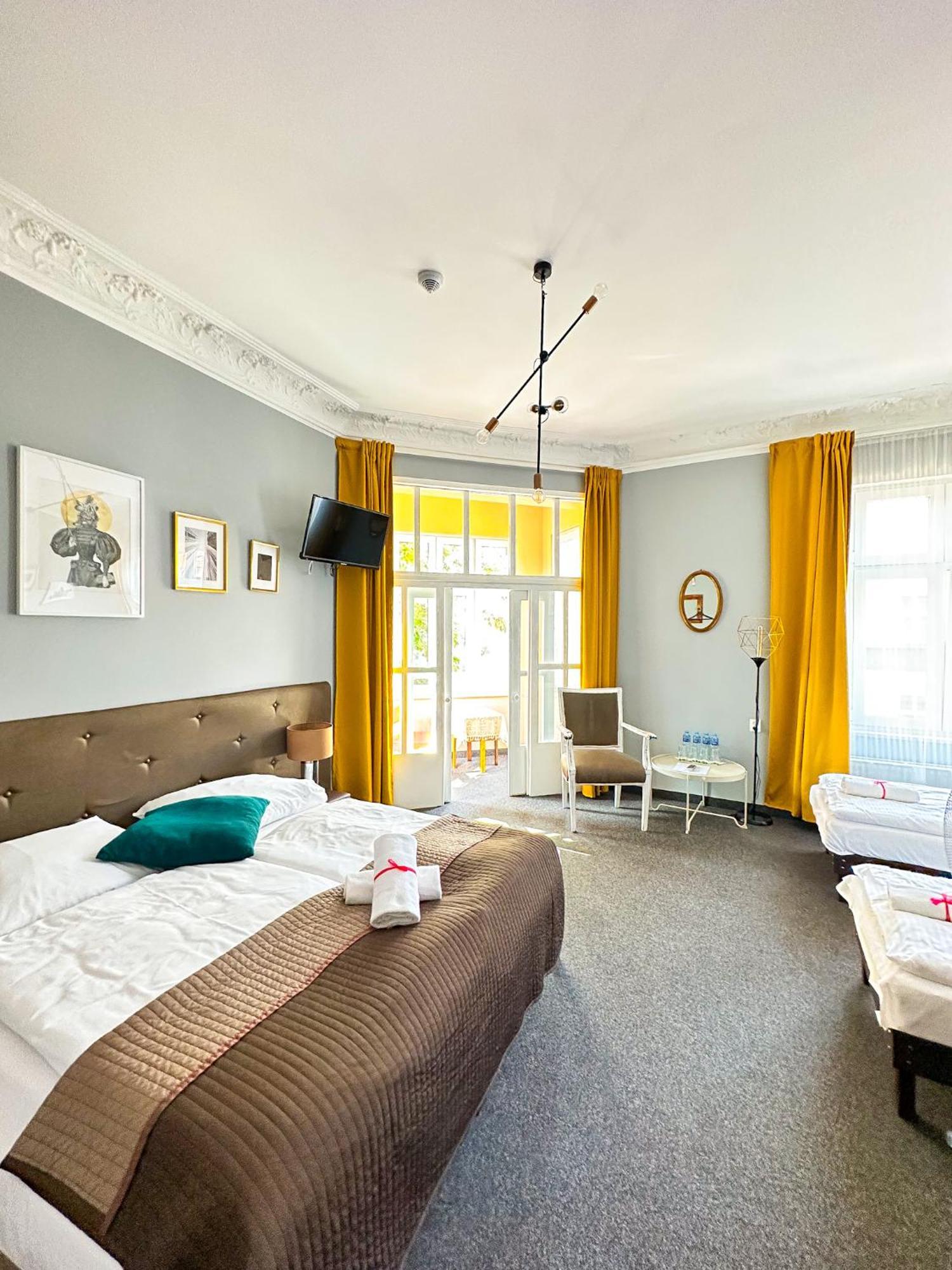 Guest house Expolis - Center - 24h #betterthanyourex