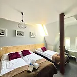 Expolis Residence - City Center Mtp Targi - 24H #Betterthanyourex