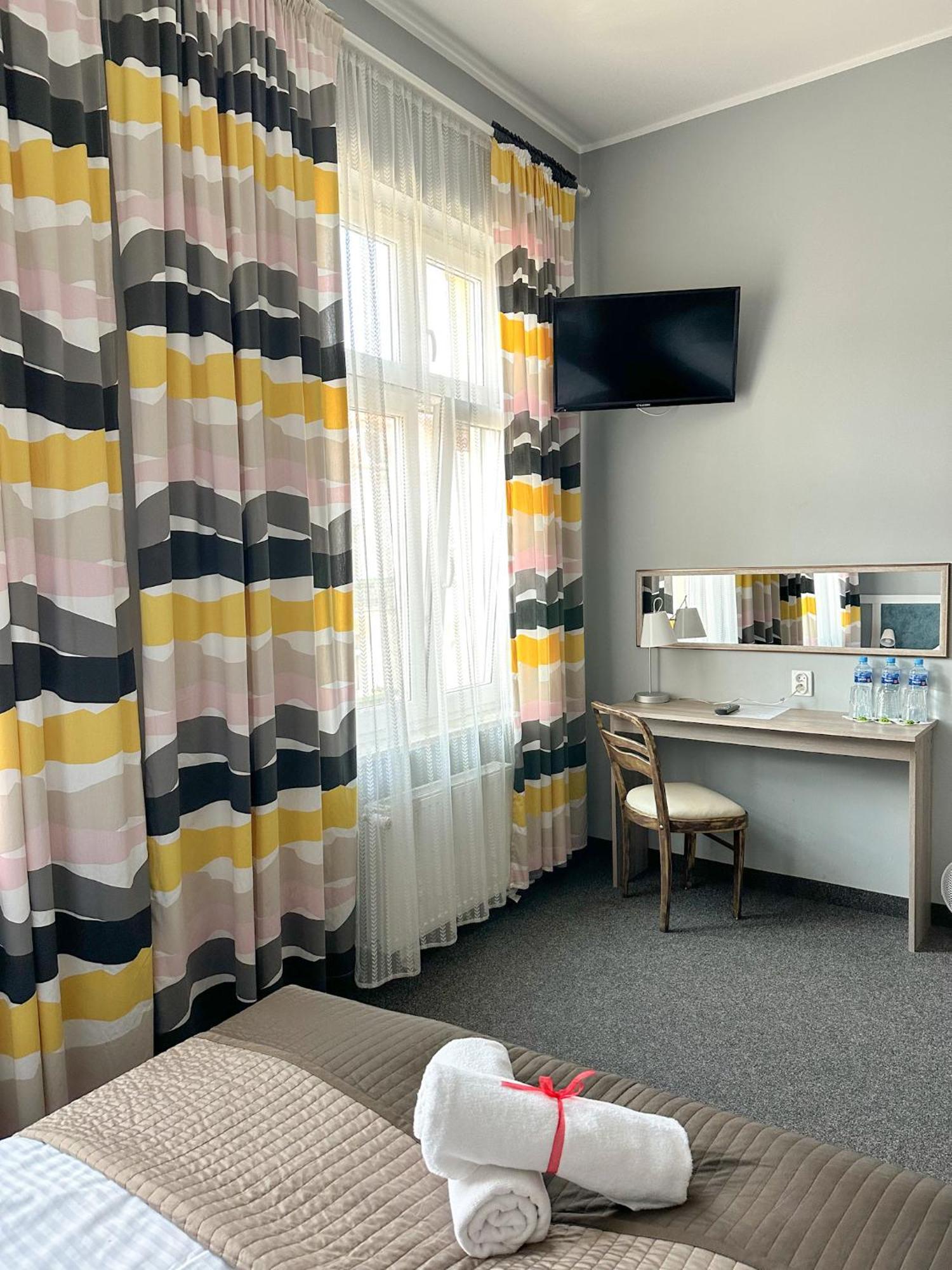 Expolis - Center Mtp Targi - 24h #betterthanyourex Guest house Poznan