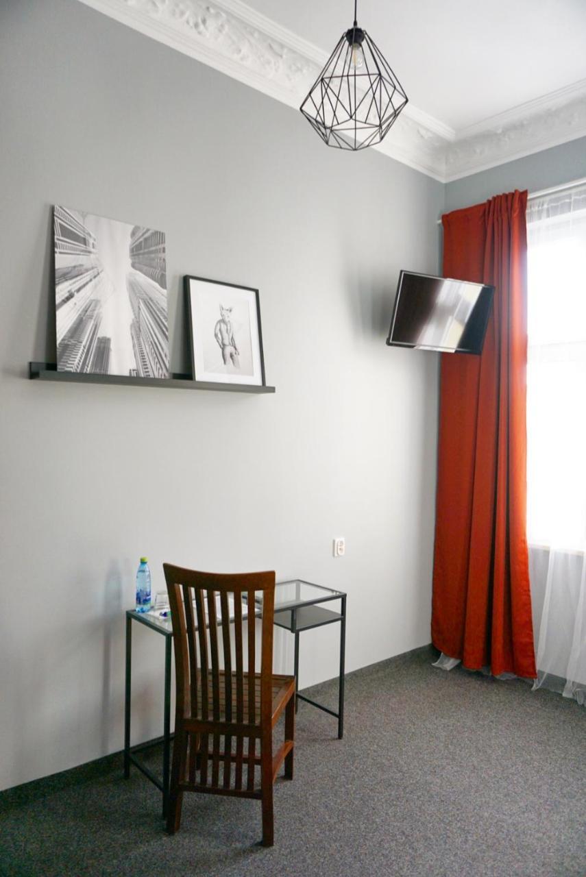 Expolis - Center Mtp Targi - 24h #betterthanyourex Guest house